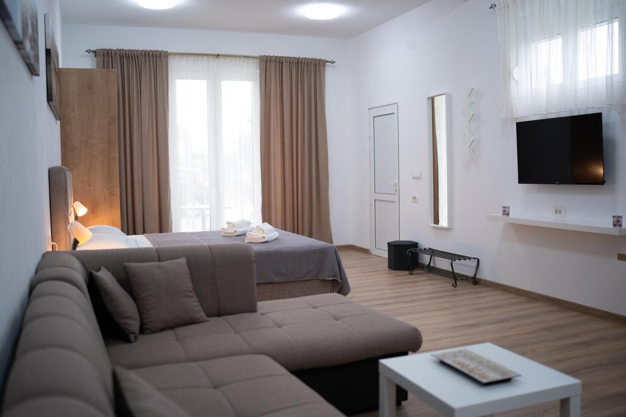 Dane Apartment Airport Podgorica Mitrovici  Exterior photo