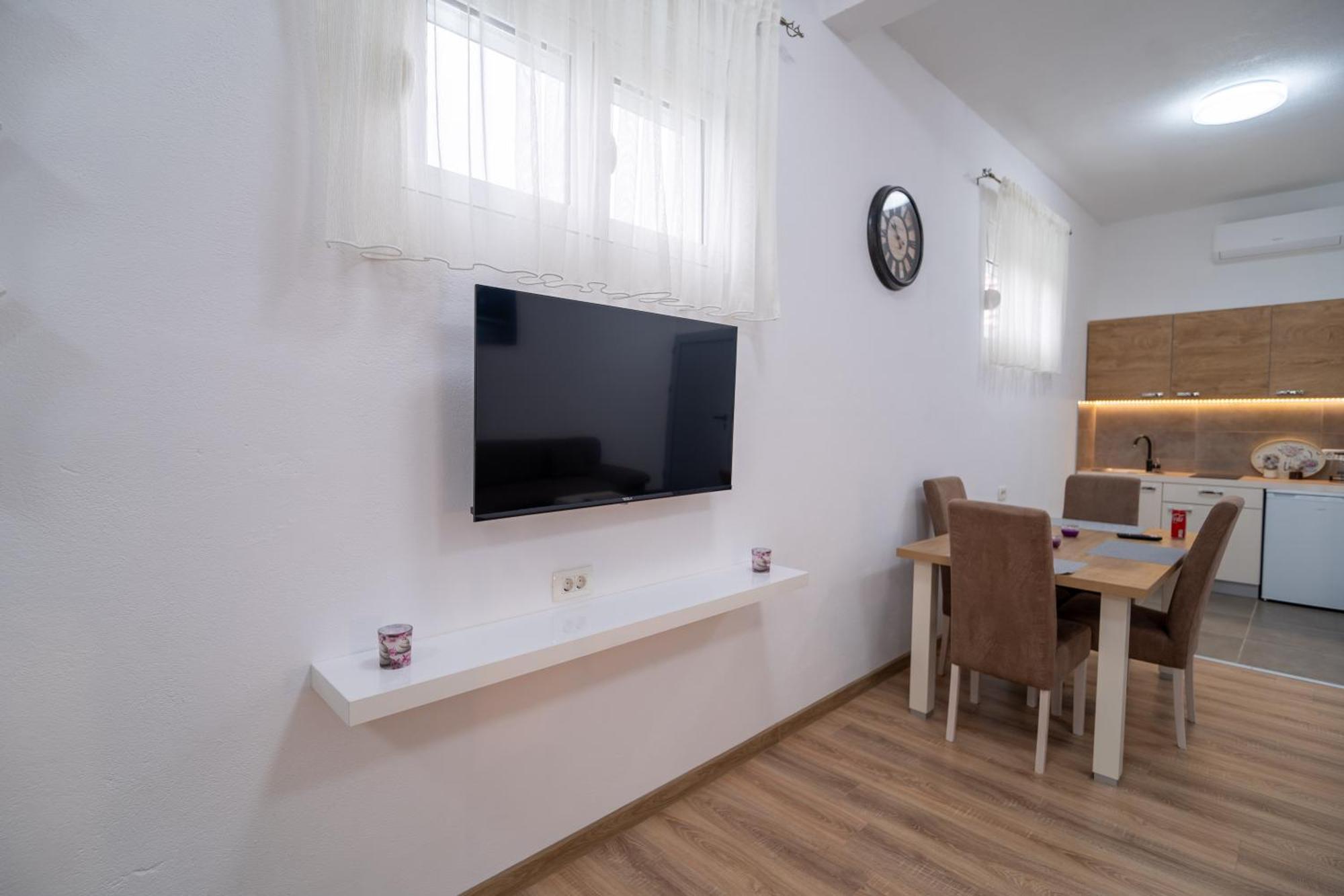 Dane Apartment Airport Podgorica Mitrovici  Exterior photo